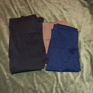 Leggings: 4 black, 1 olive, and 1 navy